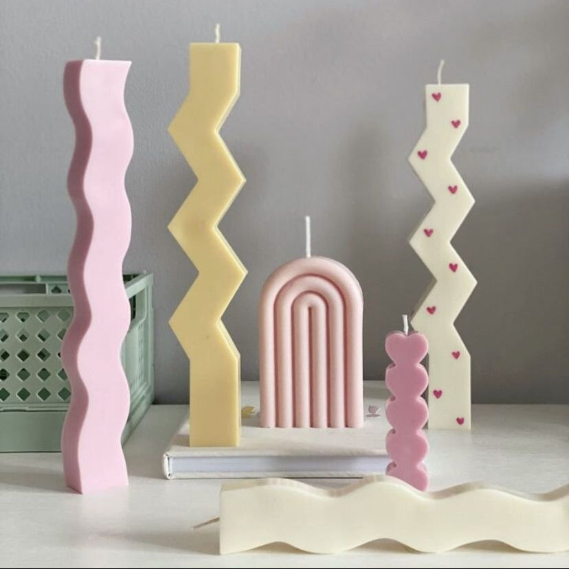 Wavy monochrome Candle (Lampades)